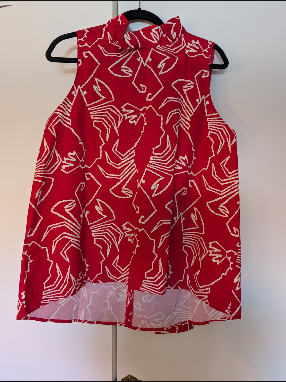Tyler Boe Red and White Sleeveless Mock-Neck Blouse